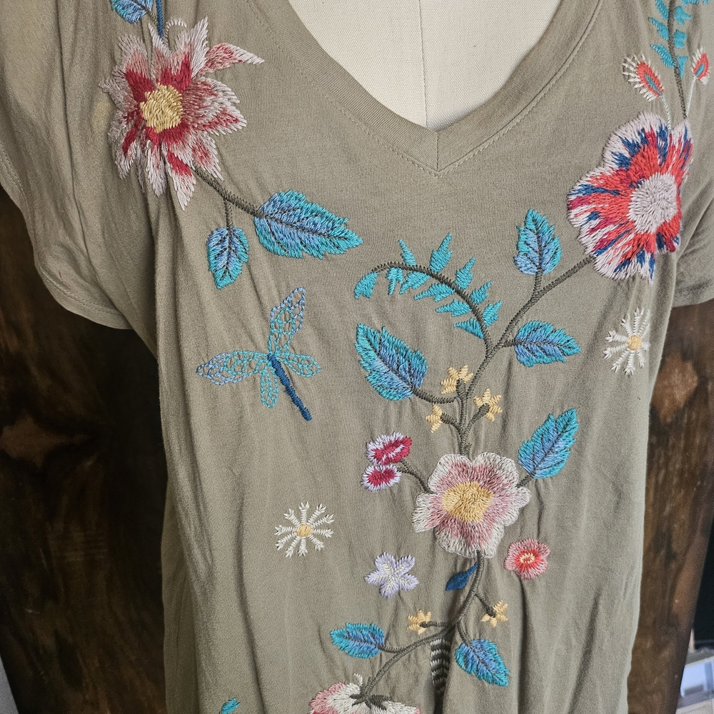 Johnny Was Olive Floral Embroidered Tee - Picture 5 of 8